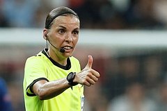 Главным судьей матча чемпионата мира по футболу впервые станет женщина: Футбол: Спорт: Lenta.ru0