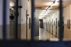 Группа мужчин годами усыпляла и тайно насиловала жен друг друга: Происшествия: Из жизни: Lenta.ru0