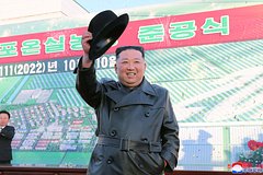 Ким Чен Ын провел испытательный пуск ракет большой дальности: Политика: Мир: Lenta.ru0