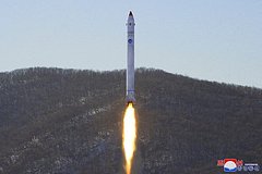КНДР запустила три ракеты в сторону Японского моря: Происшествия: Мир: Lenta.ru0