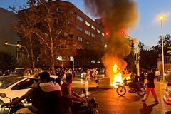 Командующий КСИР призвал иранцев прекратить участвовать в беспорядках: Конфликты: Мир: Lenta.ru0