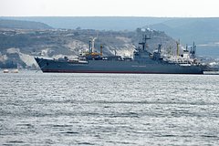 Корабли Черноморского флота отбили атаку беспилотников в Севастопольской бухте: Россия: Lenta.ru0