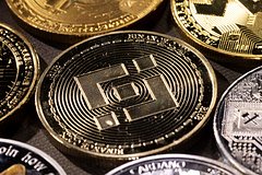 Курс Binance Coin резко упал после кражи миллионов долларов с биржи: Криптовалюта: Экономика: Lenta.ru0