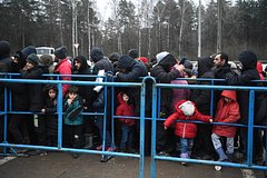 Латвию уличили в применении пыток к мигрантам с белорусской границы: Прибалтика: Бывший СССР: Lenta.ru0