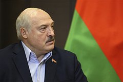 Лукашенко посетил готовящихся к полету в космос белорусских девушек: Белоруссия: Бывший СССР: Lenta.ru0