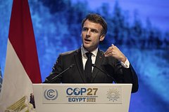 Макрон призвал Украину вернуться за стол переговоров с Россией: Политика: Мир: Lenta.ru0