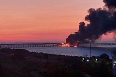Машинисты загоревшегося на Крымскому мосту поезда рассказали о моменте взрыва: Общество: Россия: Lenta.ru0