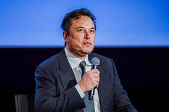 Маск пообещал отобрать все старые синие галочки в Twitter: Coцсети: Интернет и СМИ: Lenta.ru0