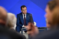 Медведев назвал жизни украинцев «разменной монетой» для США: Политика: Россия: Lenta.ru0