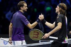 Медведев потерял шансы на выход в полуфинал итогового турнира ATP: Теннис: Спорт: Lenta.ru0