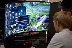 Мошенники нашли способ зарабатывать на юных игроманах: Общество: Россия: Lenta.ru0