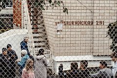 Мурашко рассказал о состоянии пострадавших при стрельбе в школе Ижевска: Общество: Россия: Lenta.ru0
