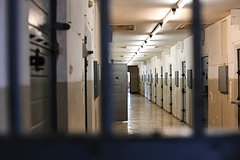 Мужчина по ошибке отсидел в тюрьме 38 лет за чужое преступление: Люди: Из жизни: Lenta.ru0