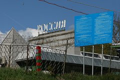 На границе России и Эстонии образовалась очередь из украинских автомобилей: Политика: Россия: Lenta.ru0