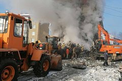 На место взрыва на Сахалине дополнительно отправили спасателей МЧС: Происшествия: Россия: Lenta.ru0