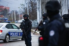 НАТО усилило патрулирование севера Косово: Политика: Мир: Lenta.ru0