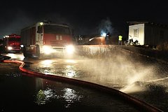 Названа возможная причина пожара с семью погибшими на цветочном складе в Москве: Происшествия: Россия: Lenta.ru0