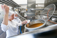 Названы способы сделать лапшу быстрого приготовления вкуснее: Питание и сон: Забота о себе: Lenta.ru1