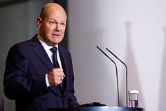 Немецкий депутат рассказал о страхе Шольца перед Россией: Политика: Мир: Lenta.ru0