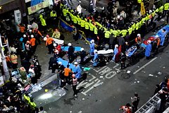 Очевидец рассказал о начале давки в Сеуле: Происшествия: Мир: Lenta.ru0