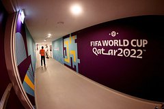 Организаторы ЧМ в Катаре запретили фанатам трогать местных женщин и флиртовать: Футбол: Спорт: Lenta.ru0