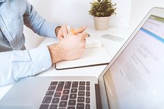 Парень дважды отомстил бывшему начальнику за увольнение: Интернет: Интернет и СМИ: Lenta.ru0