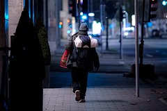 Парень помог бездомному и попал в неприятную ситуацию: Coцсети: Интернет и СМИ: Lenta.ru0