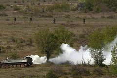 Пентагон увеличит число военных на Украине для усиления контроля за оружием: Политика: Мир: Lenta.ru0