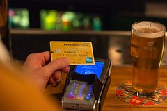 Перечислены мошеннические схемы ресторанных аферистов: Общество: Россия: Lenta.ru0