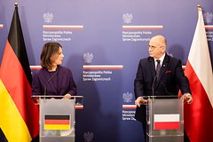 Польша и Германия потребовали от России репарации для Украины: Политика: Мир: Lenta.ru0