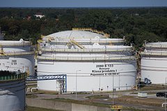Польша согласилась передать Германии излишки нефти: Рынки: Экономика: Lenta.ru0