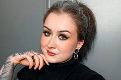 Поседевшая в 16 лет девушка перестала красить волосы и обрела поддержку в сети: Явления: Ценности: Lenta.ru0