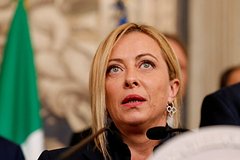 Премьер Италии поддержала инициативу о кормлении грудью в парламенте: Общество: Мир: Lenta.ru0