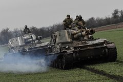 Путин потребовал производить больше военной техники: Политика: Россия: Lenta.ru0