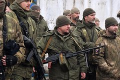Путин потребовал в короткие сроки обеспечить войска необходимым вооружением: Общество: Россия: Lenta.ru0