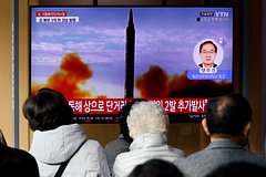 Россия назвала следствием военной активности США ракетные пуски КНДР: Политика: Россия: Lenta.ru0