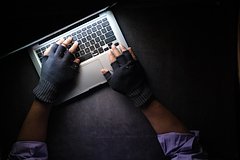 Россияне потеряли сотни миллионов рублей из-за мошеннических звонков с Украины: Киберпреступность: Интернет и СМИ: Lenta.ru0