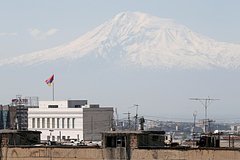 Россияне стали чаще обращаться за ВНЖ в Армении: Закавказье: Бывший СССР: Lenta.ru0