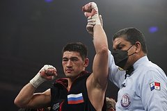 Россиянин Дмитрий Бивол победил мексиканца Хильберто Рамиреса: Бокс и ММА: Спорт: Lenta.ru0