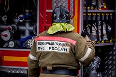 Россиянин поджег собственный дом с женой и сыновьями внутри: Происшествия: Россия: Lenta.ru0