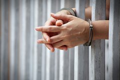 Россиянин получил срок за изнасилование несовершеннолетней сестры: Следствие и суд: Силовые структуры: Lenta.ru0