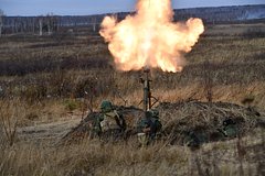 Российские минометчики уничтожили группу украинских диверсантов: Политика: Мир: Lenta.ru0