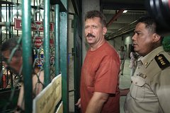Российский посол в США приехал в тюрьму к Виктору Буту: Политика: Мир: Lenta.ru0