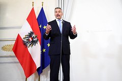 Российский посол заявил о демонстративном отходе Австрии от нейтралитета: Политика: Мир: Lenta.ru0