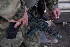 Российский вооруженный контрактник сбежал из воинской части: Полиция и спецслужбы: Силовые структуры: Lenta.ru0