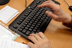 Российского инженера задержали за экстремистские посты в интернете: Следствие и суд: Силовые структуры: Lenta.ru0