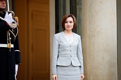 Санду поддержала оснащение молдавской армии современным оружием: Молдавия: Бывший СССР: Lenta.ru0