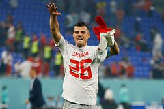 Сербы пожаловались на провокацию капитана сборной Швейцарии в матче ЧМ-2022: Футбол: Спорт: Lenta.ru0