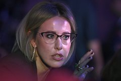 Собчак впервые после возвращения в Россию появилась на светском мероприятии: ТВ и радио: Интернет и СМИ: Lenta.ru0