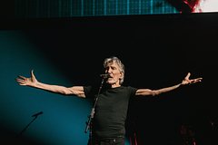 Сооснователь Pink Floyd обвинил США в убийствах и вмешательствах в выборы: Музыка: Культура: Lenta.ru0